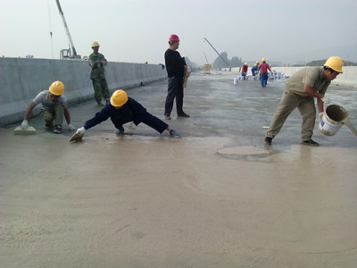 ���̰���