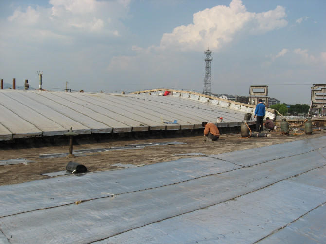 ���̰���